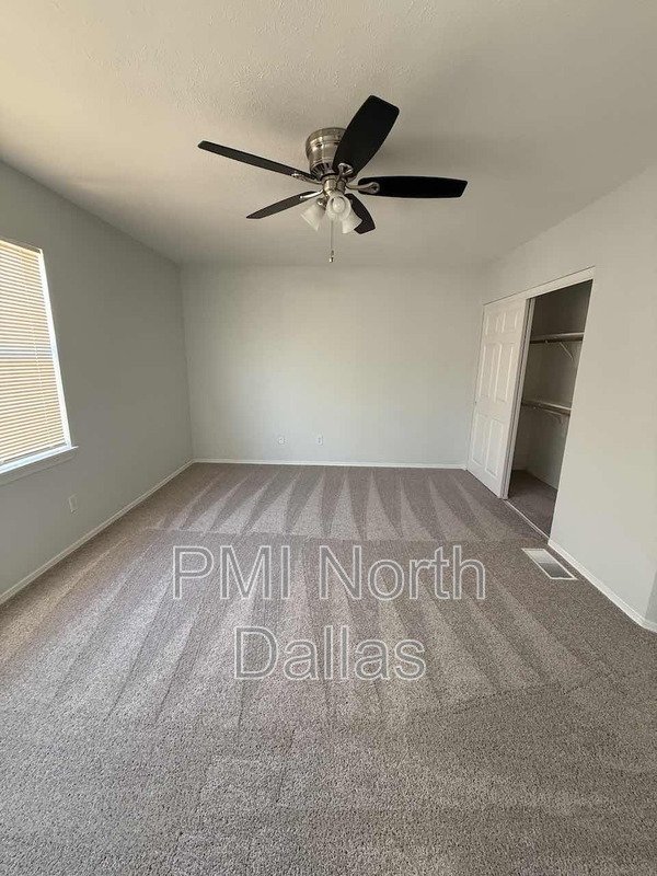 Come see this cute 2B House in a great location property image