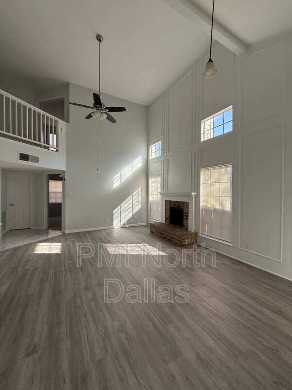 Come see this cute 2B House in a great location property image