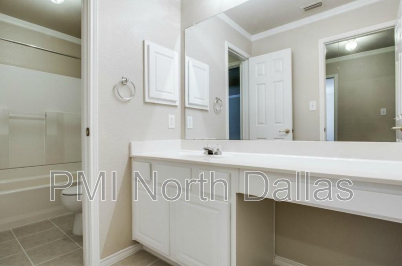 Light-Filled End-Unit Living in Prime West Plano property image