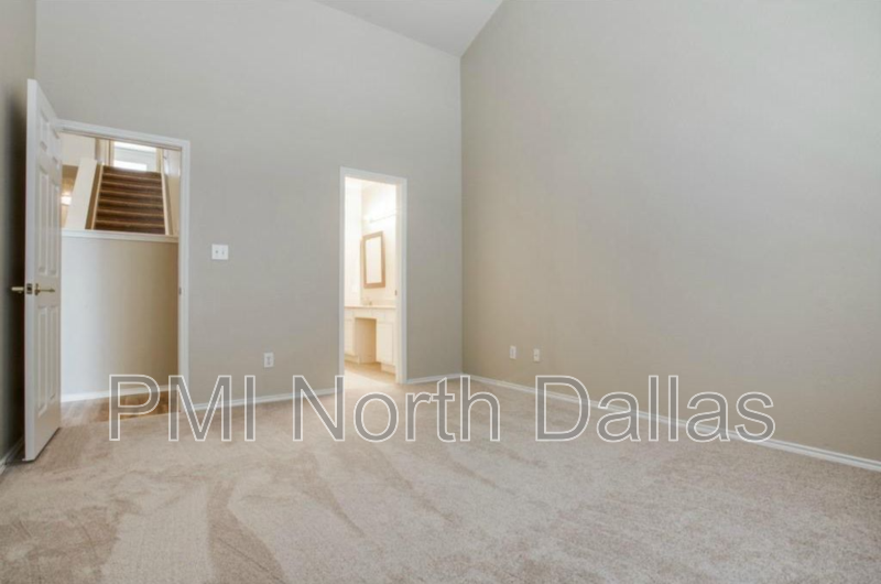 Light-Filled End-Unit Living in Prime West Plano property image