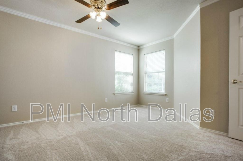 Light-Filled End-Unit Living in Prime West Plano property image