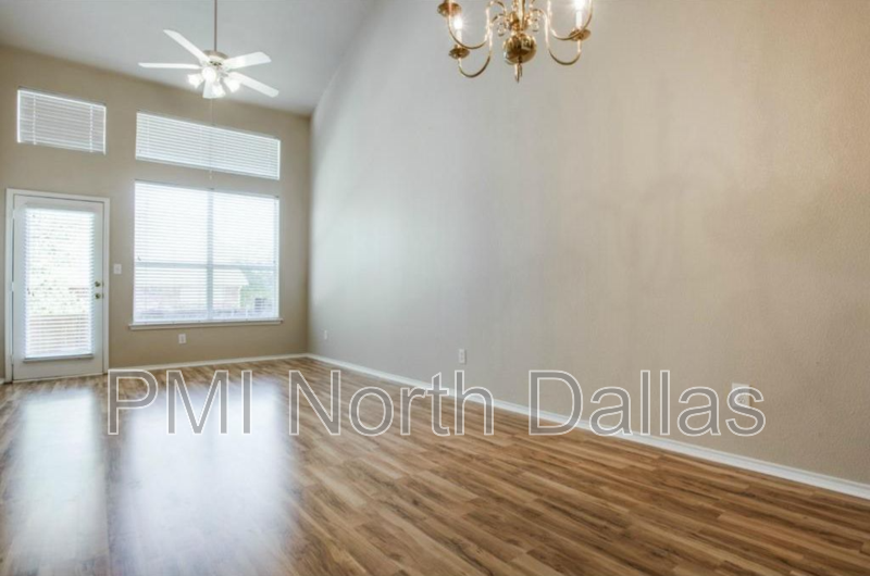 Light-Filled End-Unit Living in Prime West Plano property image