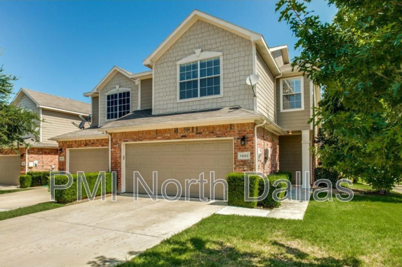 Light-Filled End-Unit Living in Prime West Plano property image